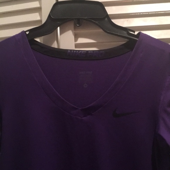 Nike pro long sleeve sport shirt- Great shape! - Picture 5 of 5